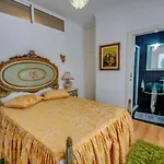 7 Saias * Ναζαρέ